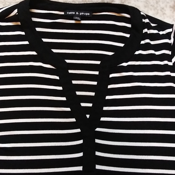 Women's Cable&Gauge Striped Blouse, size Med, blk&wht, in NEW CONDITION! - Picture 2 of 4